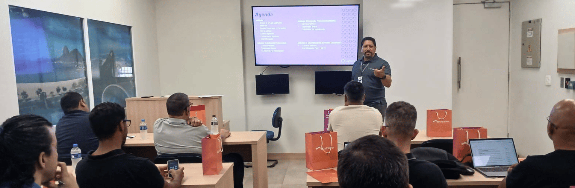 Faça um treinamento com a equipe Telcabos!
